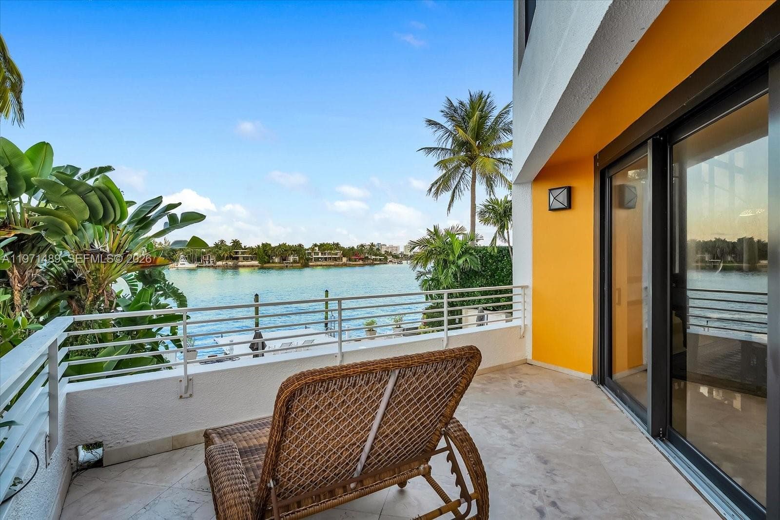 279 N Hibiscus Dr, Miami Beach FL 33139 — 37