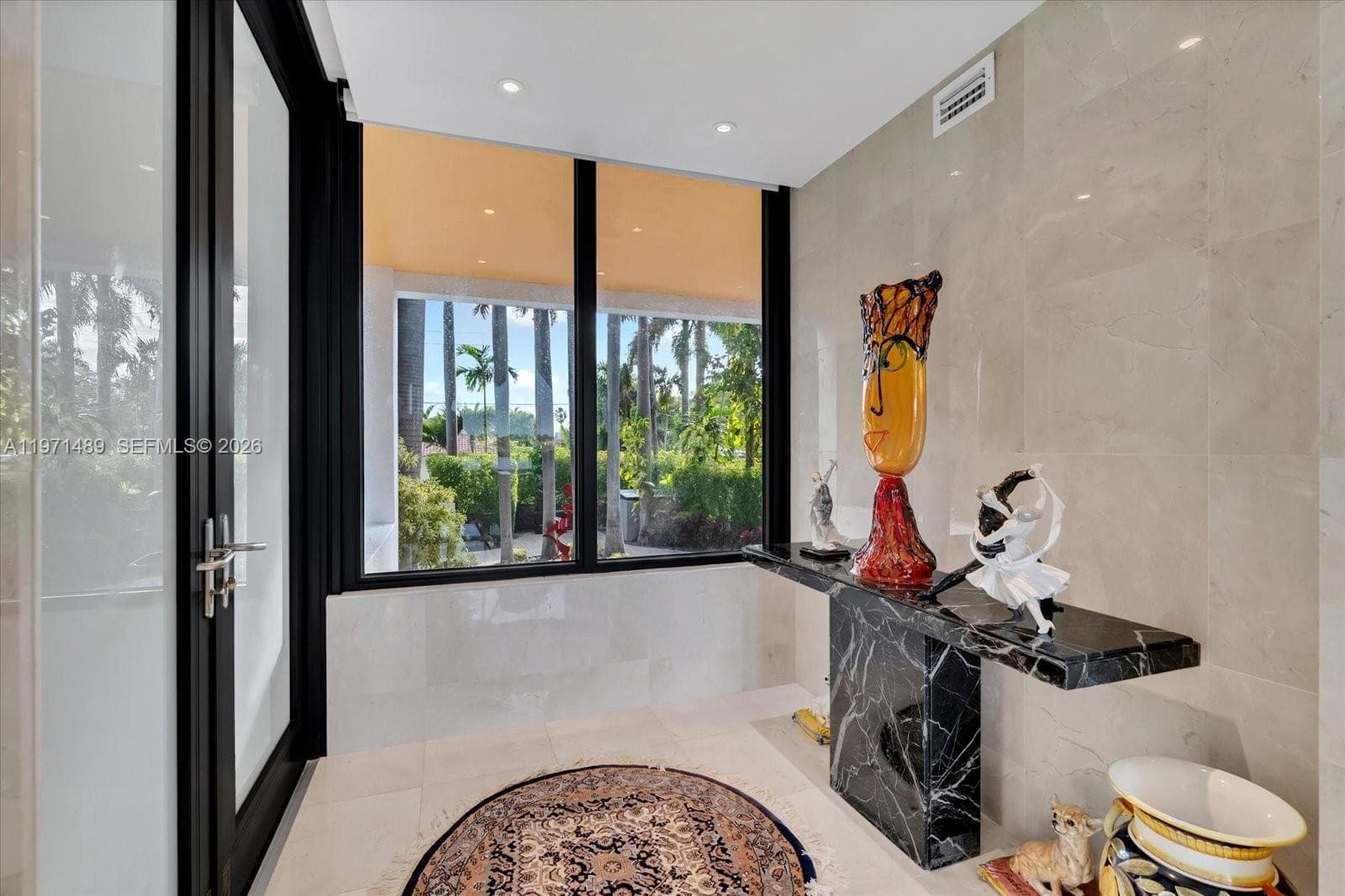 279 N Hibiscus Dr, Miami Beach FL 33139 — 25