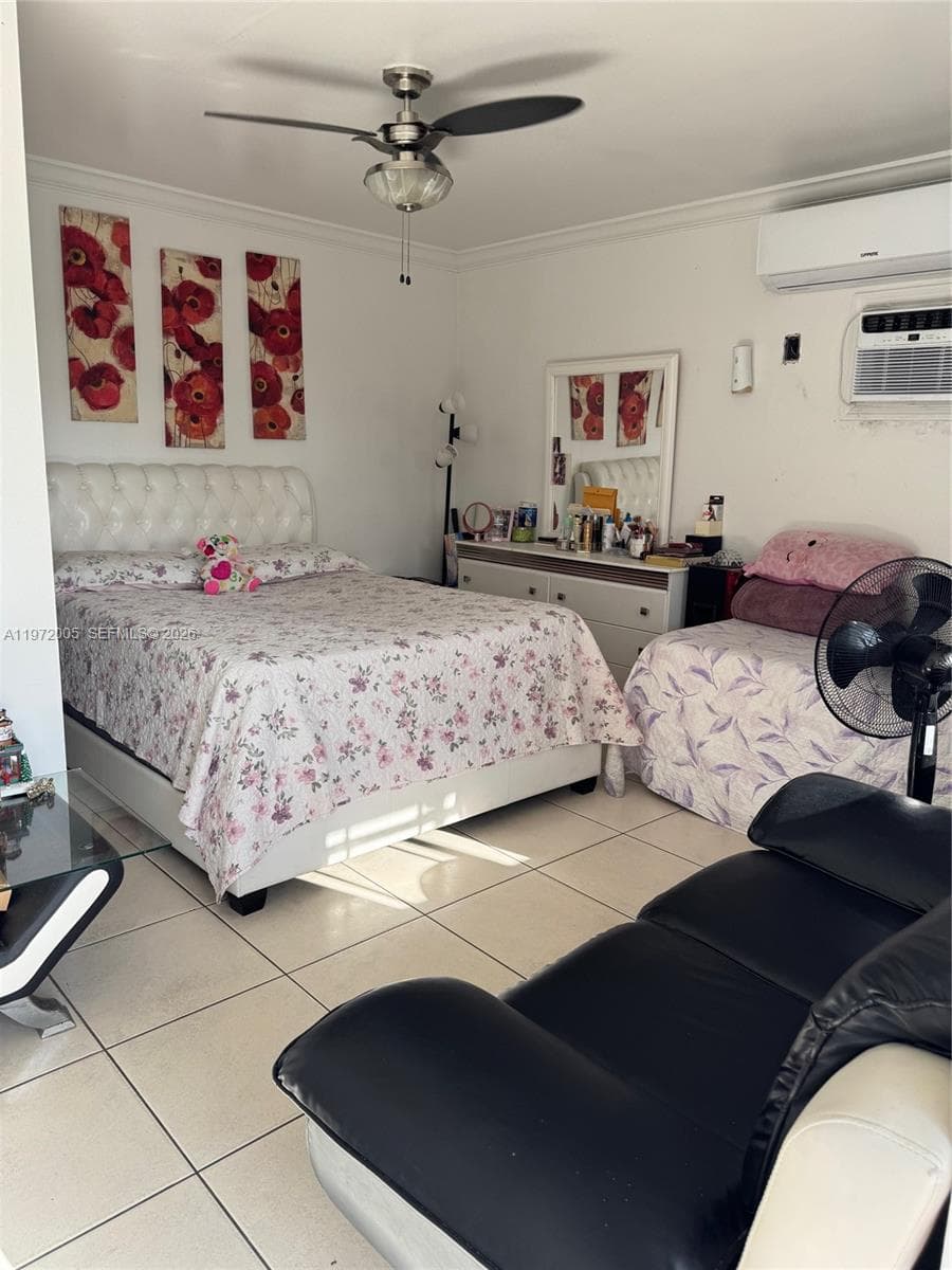952 E 19th St, Hialeah FL 33013 — 9