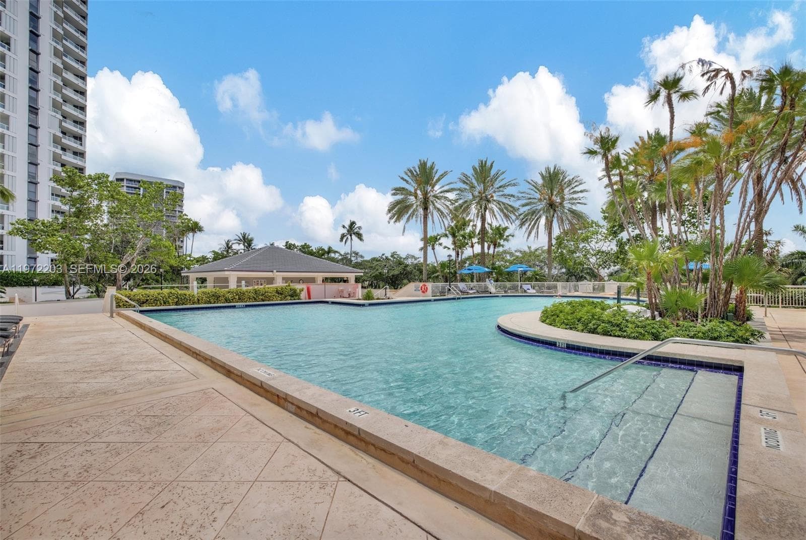 21200 Point Pl, Aventura FL 33180 — 72