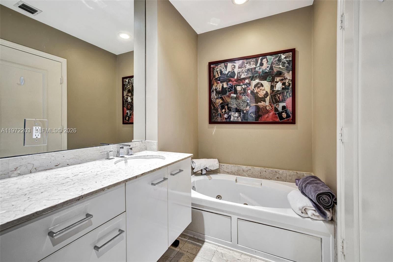 21200 Point Pl, Aventura FL 33180 — 54