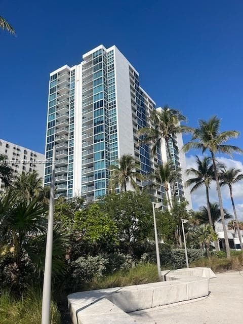 2655 Collins Ave # 1404, Miami Beach FL 33140 — 2