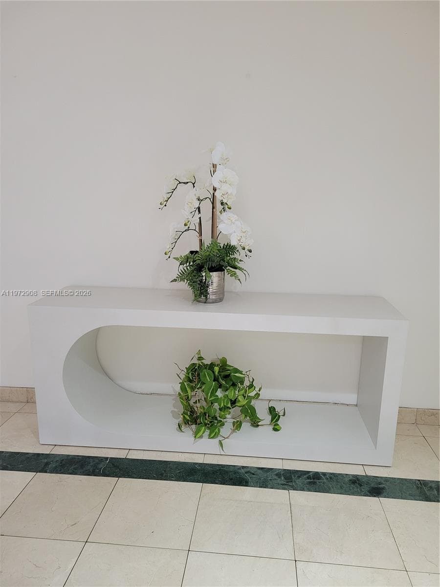 2655 Collins Ave # 1404, Miami Beach FL 33140 — 44