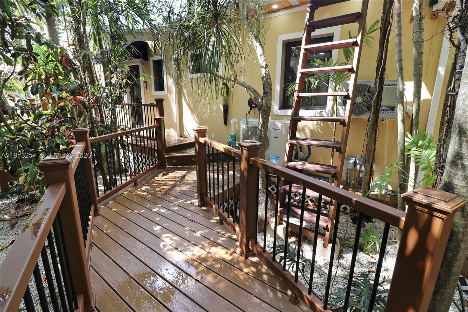 550 Quail Ave, Miami Springs FL 33166 — 25