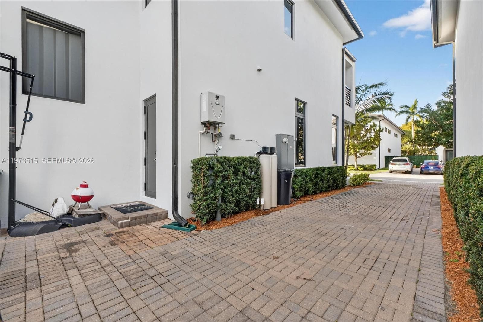 8126 NW 48th Ter, Doral FL 33166 — 64