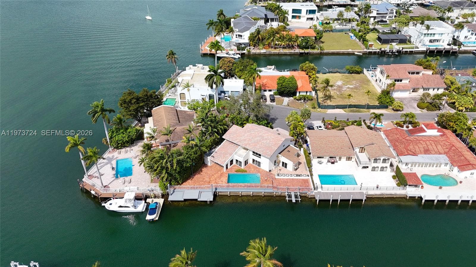 3226 NE 168th St, North Miami Beach FL 33160 — 43
