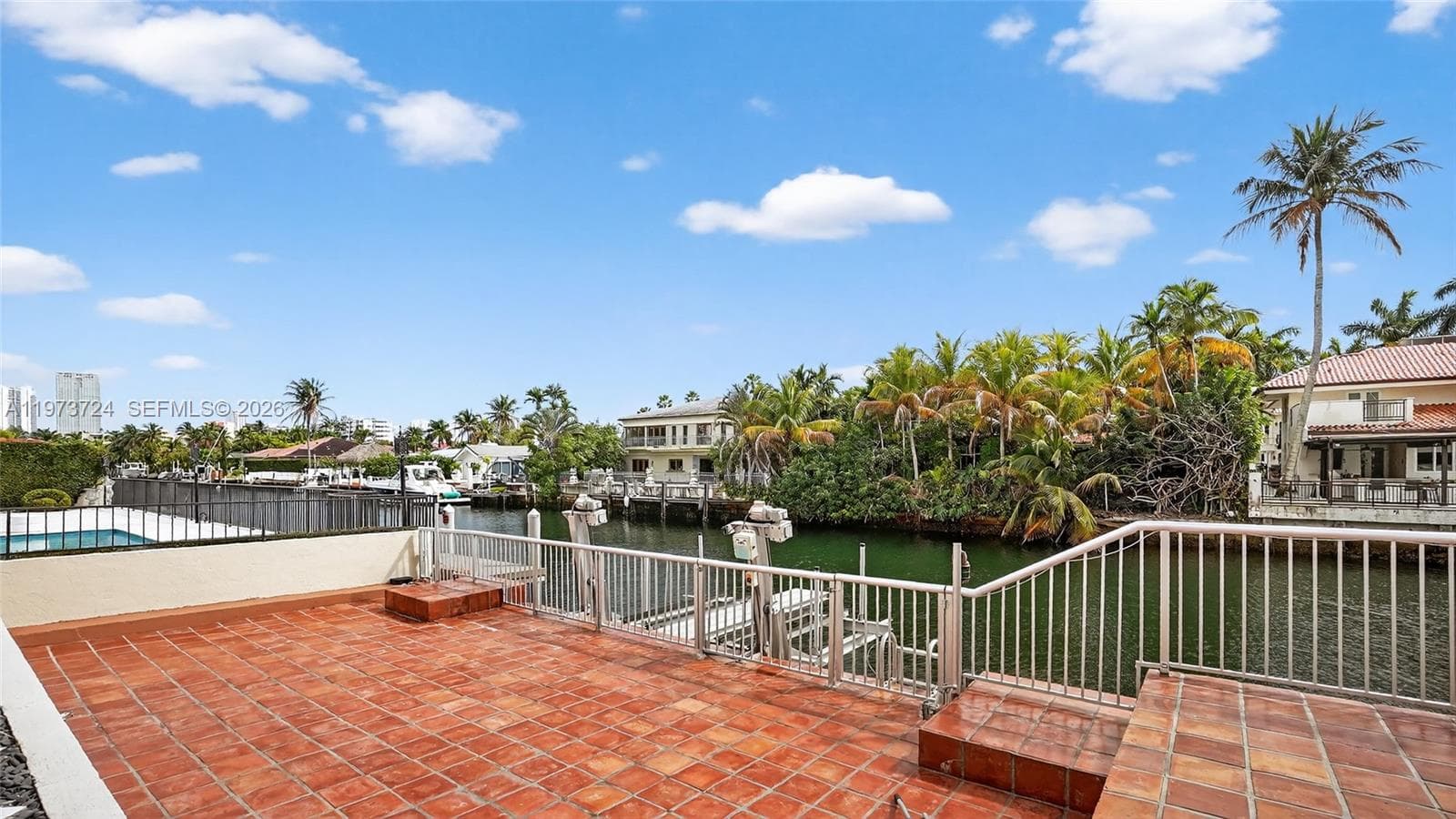 3226 NE 168th St, North Miami Beach FL 33160 — 37