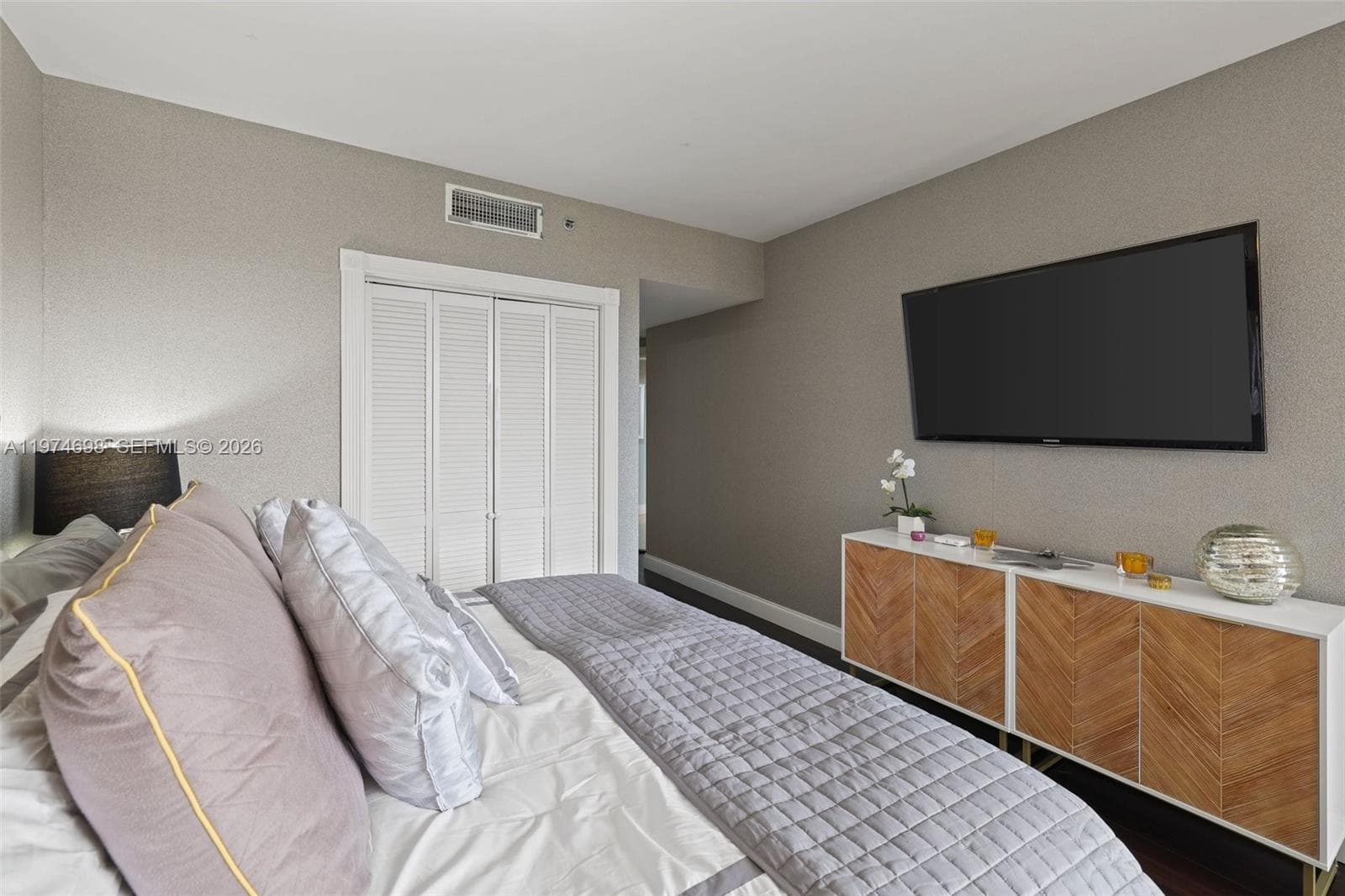 2600 Island Blvd # 1006, Aventura FL 33160 — 47