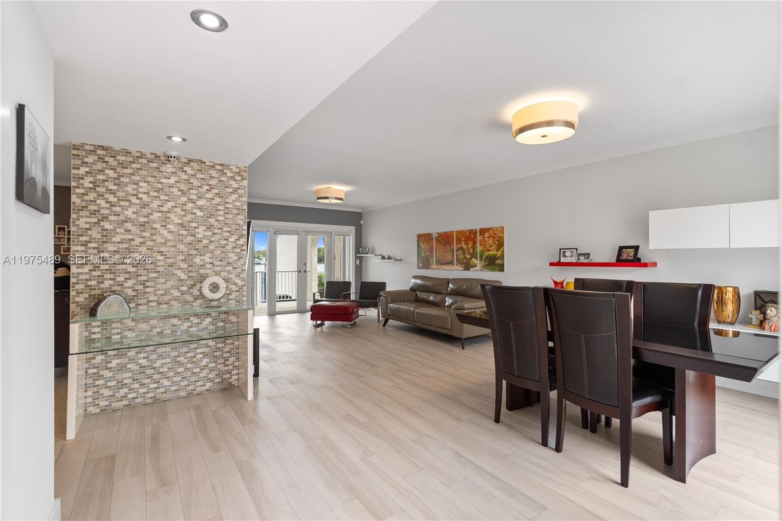 7282 Jacaranda Ln, Miami Lakes FL 33014 — 17