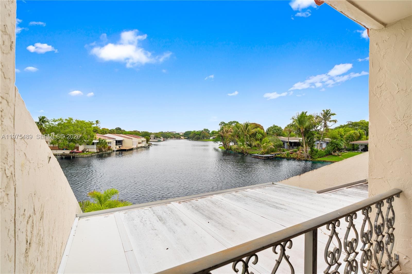 7282 Jacaranda Ln, Miami Lakes FL 33014 — 38