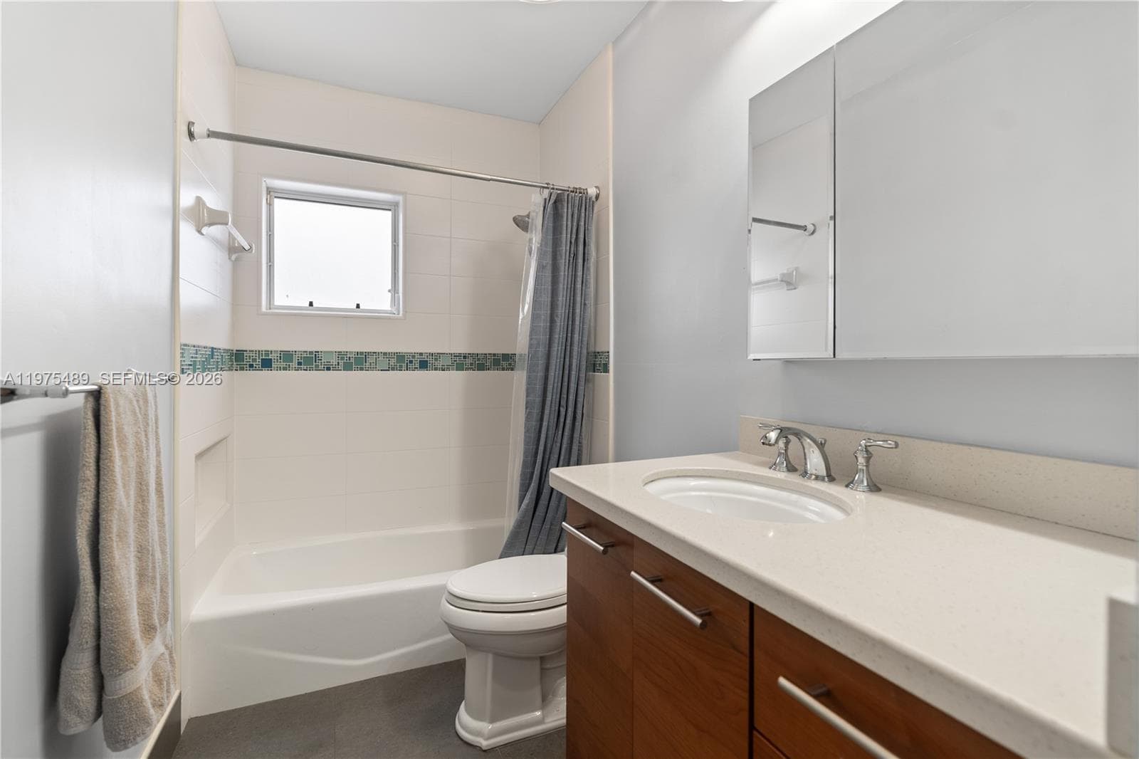 7282 Jacaranda Ln, Miami Lakes FL 33014 — 45