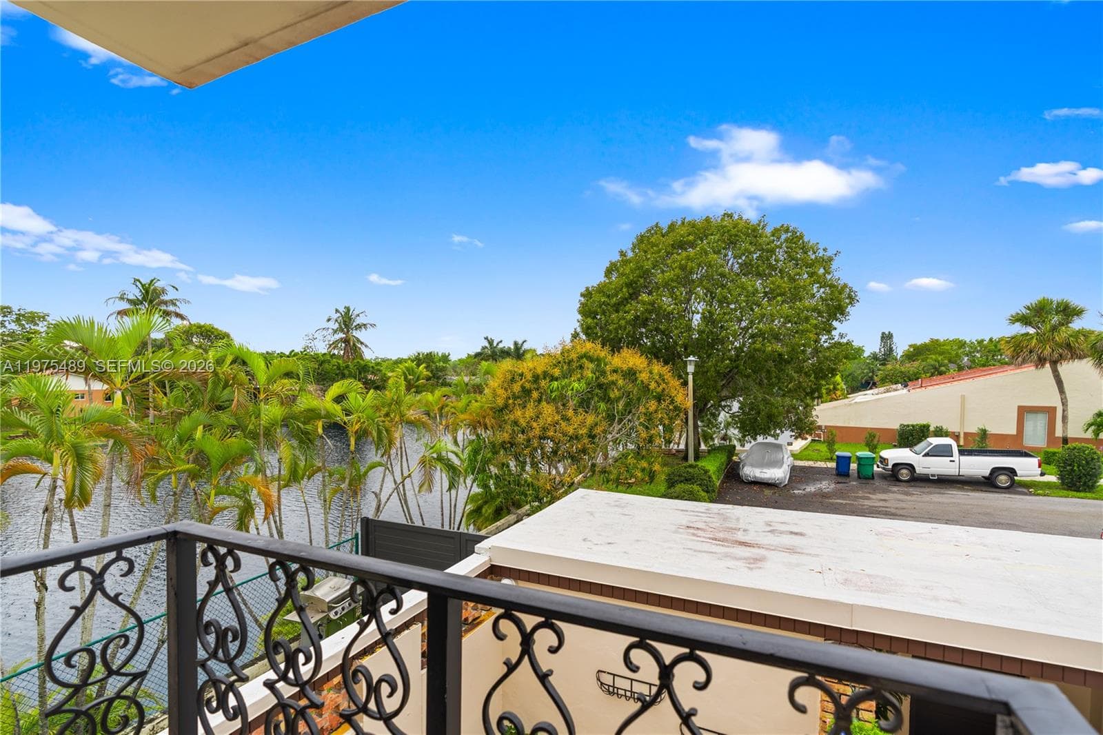 7282 Jacaranda Ln, Miami Lakes FL 33014 — 44