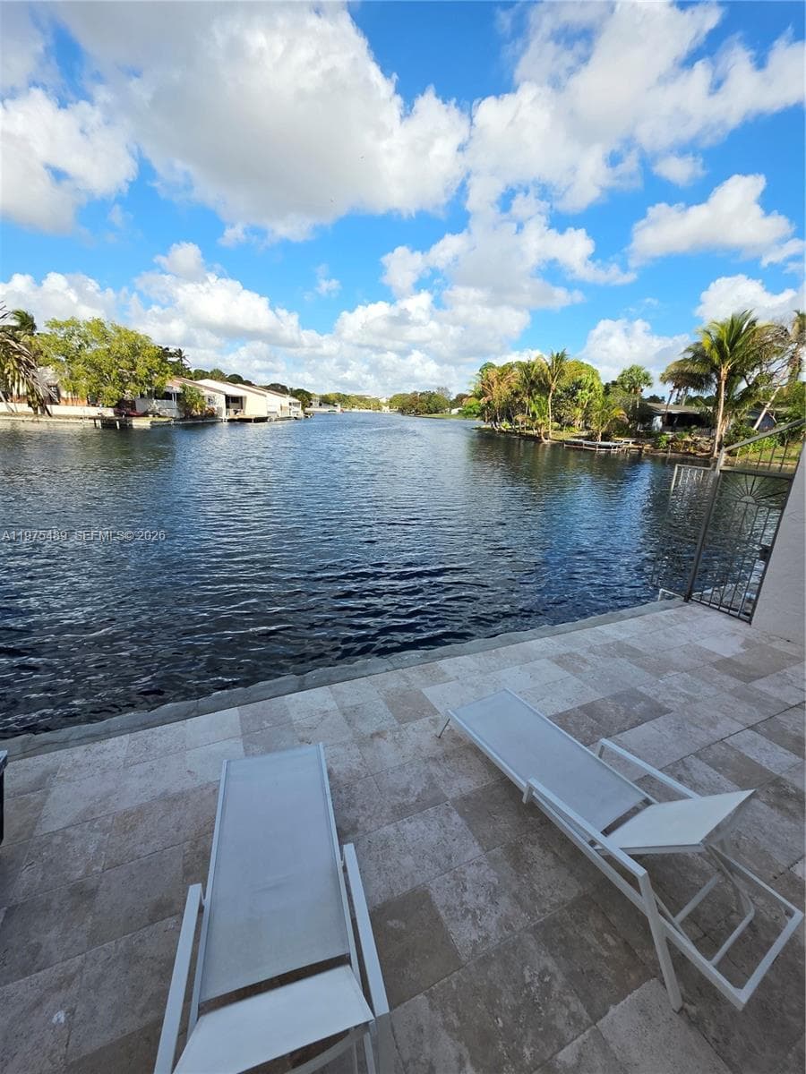 7282 Jacaranda Ln, Miami Lakes FL 33014 — 60