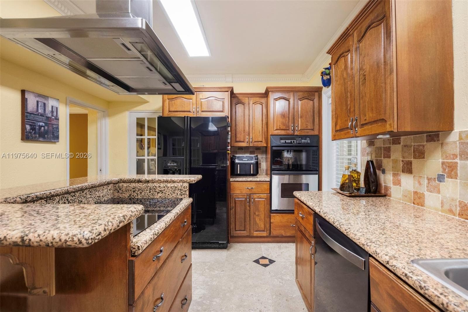 1645 S Bayshore Dr, Coconut Grove FL 33133 — 17
