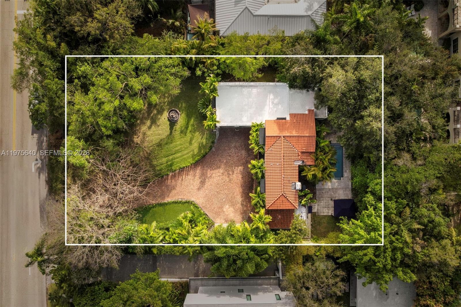 1645 S Bayshore Dr, Coconut Grove FL 33133 — 35