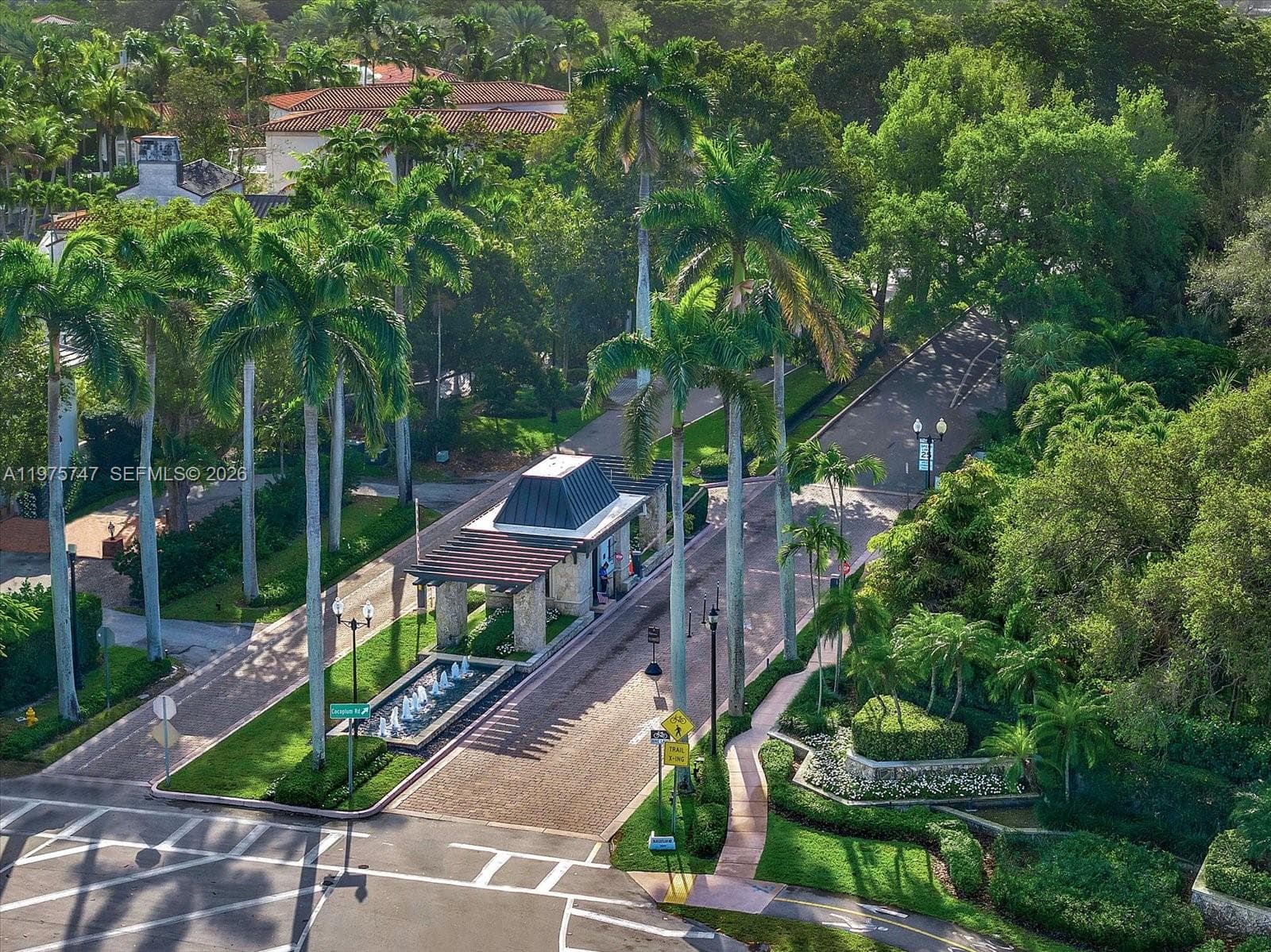 7150 W Lago Dr, Coral Gables FL 33143 — 32