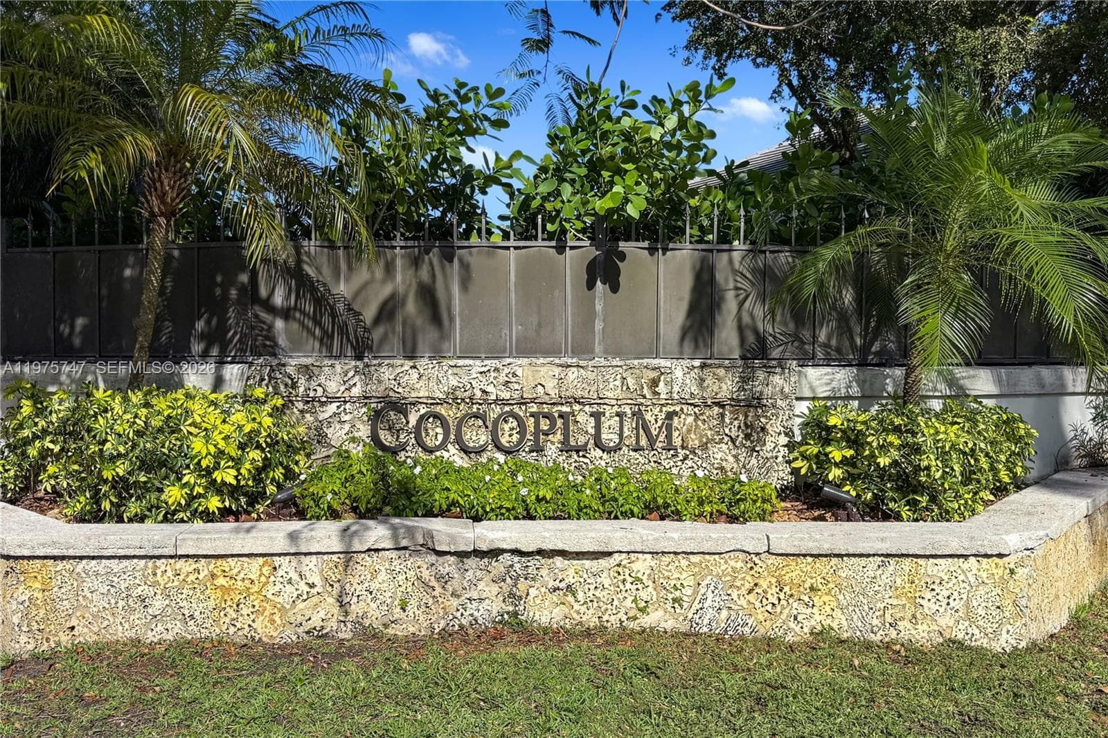 7150 W Lago Dr, Coral Gables FL 33143 — 37