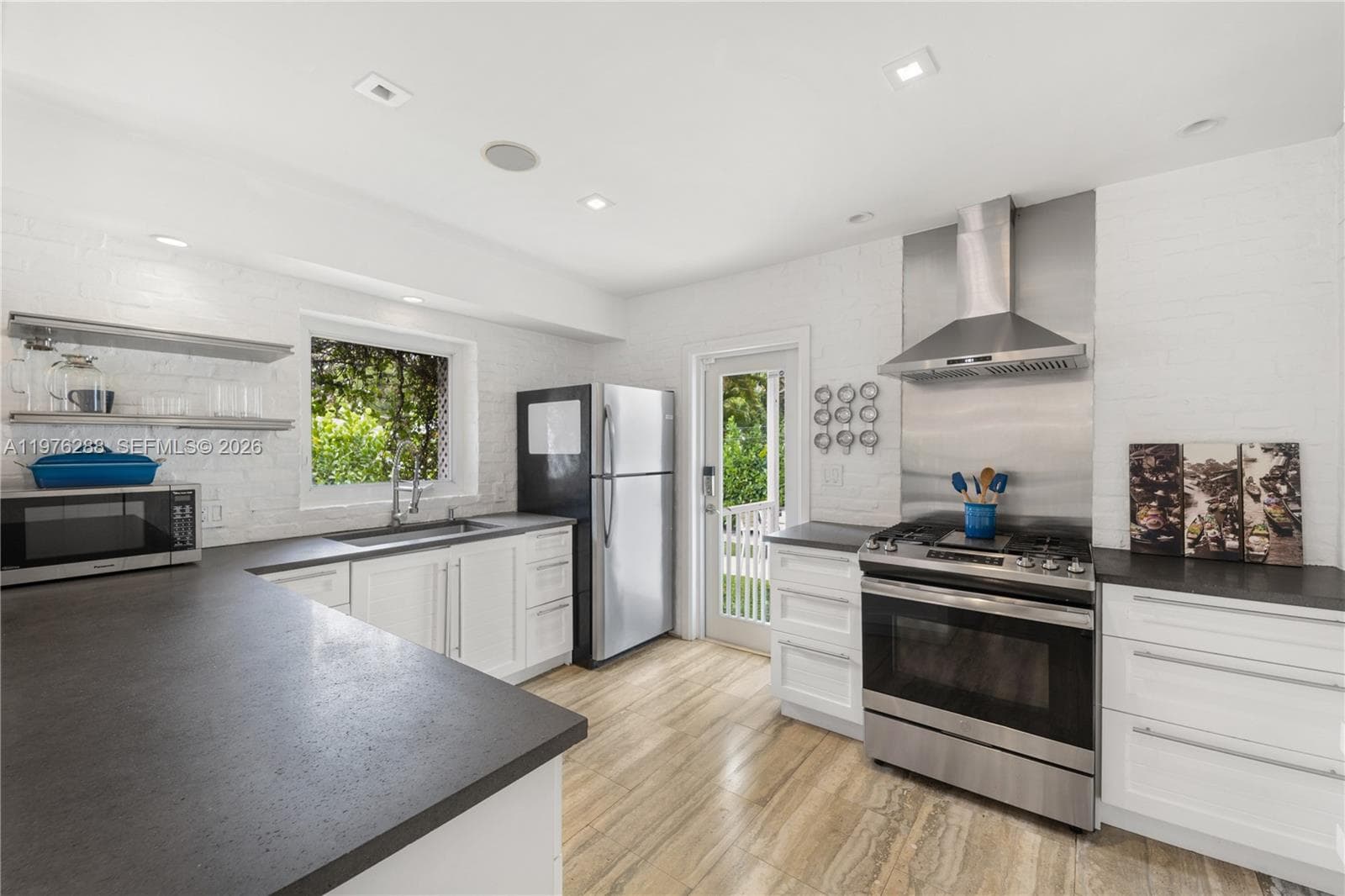 1098 NE 99th St, Miami Shores FL 33138 — 17