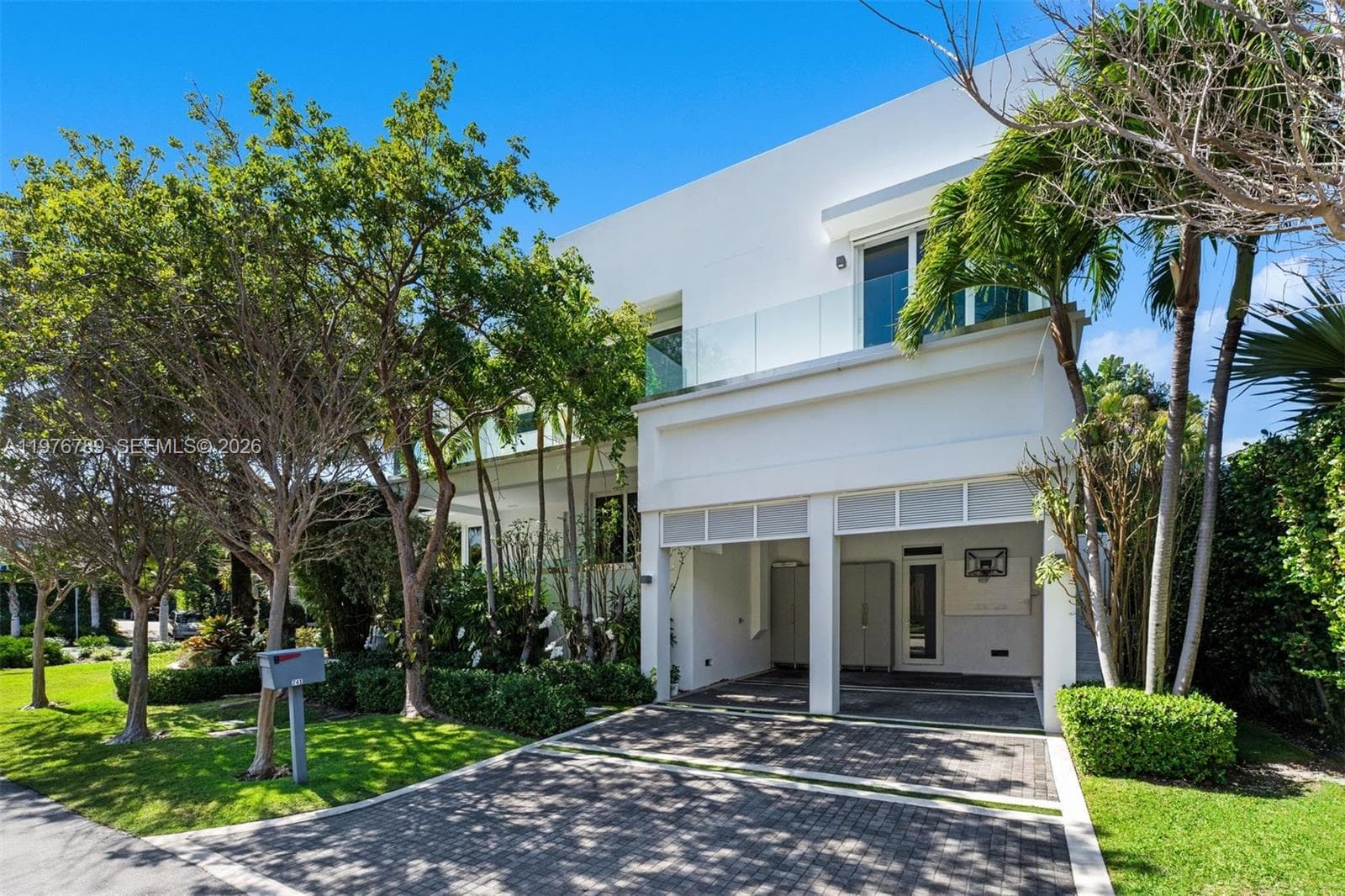 741 Harbor Dr, Key Biscayne FL 33149 — 35