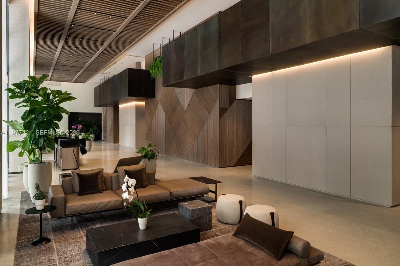 159 NE 6th St # 5115, Miami FL 33132 — 5