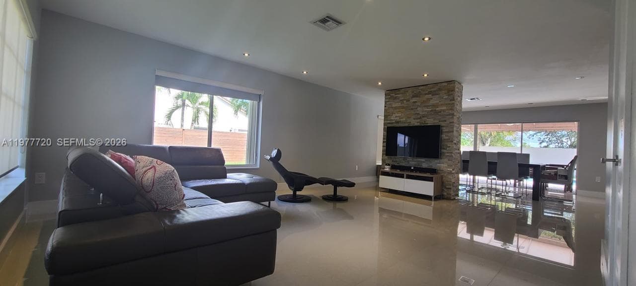 8826 NW 189th Ter, Hialeah FL 33018 — 7