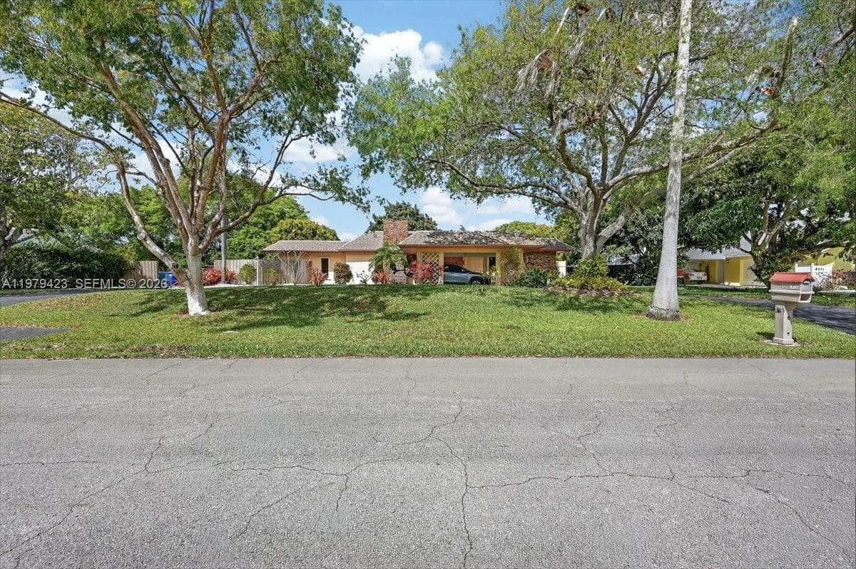 8261 SW 186th St, Cutler Bay FL 33157 — 2
