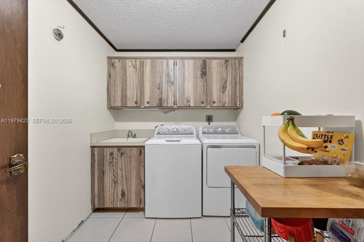8261 SW 186th St, Cutler Bay FL 33157 — 24