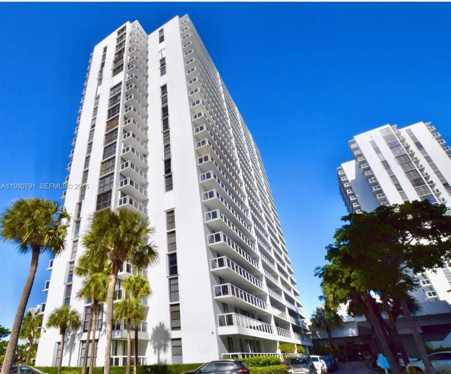 20505 E Country Club Dr # 534, Aventura FL 33180 — 2