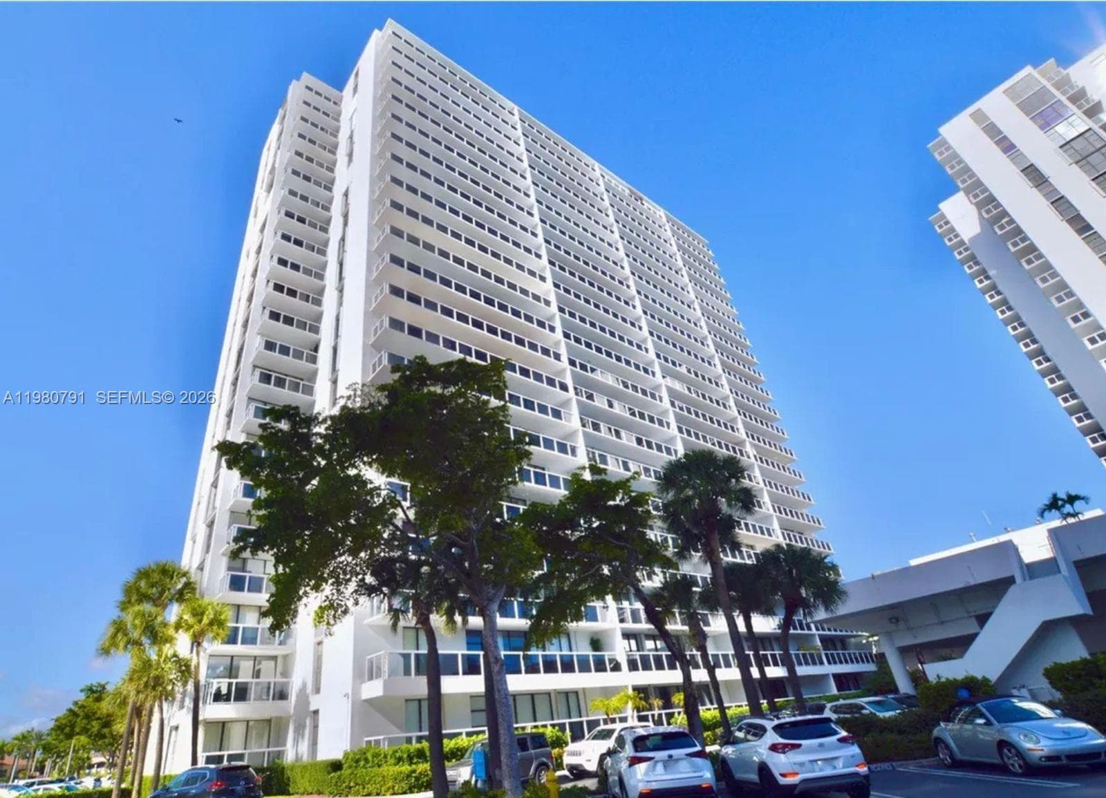20505 E Country Club Dr # 534, Aventura FL 33180 — 1