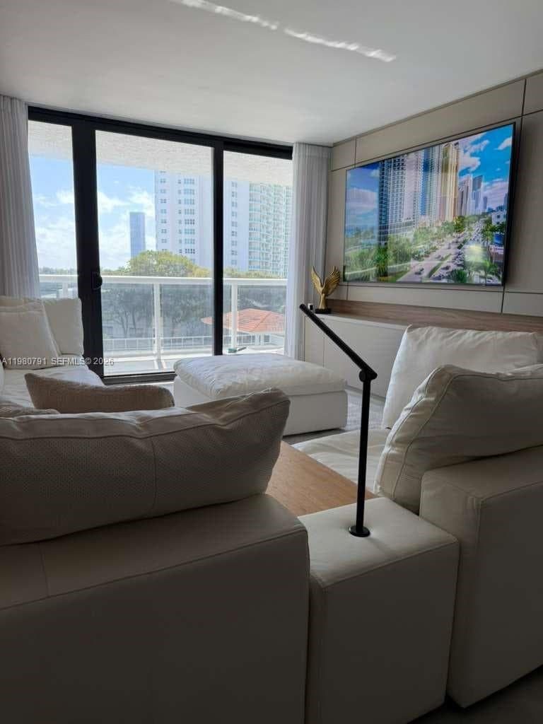 20505 E Country Club Dr # 534, Aventura FL 33180 — 20
