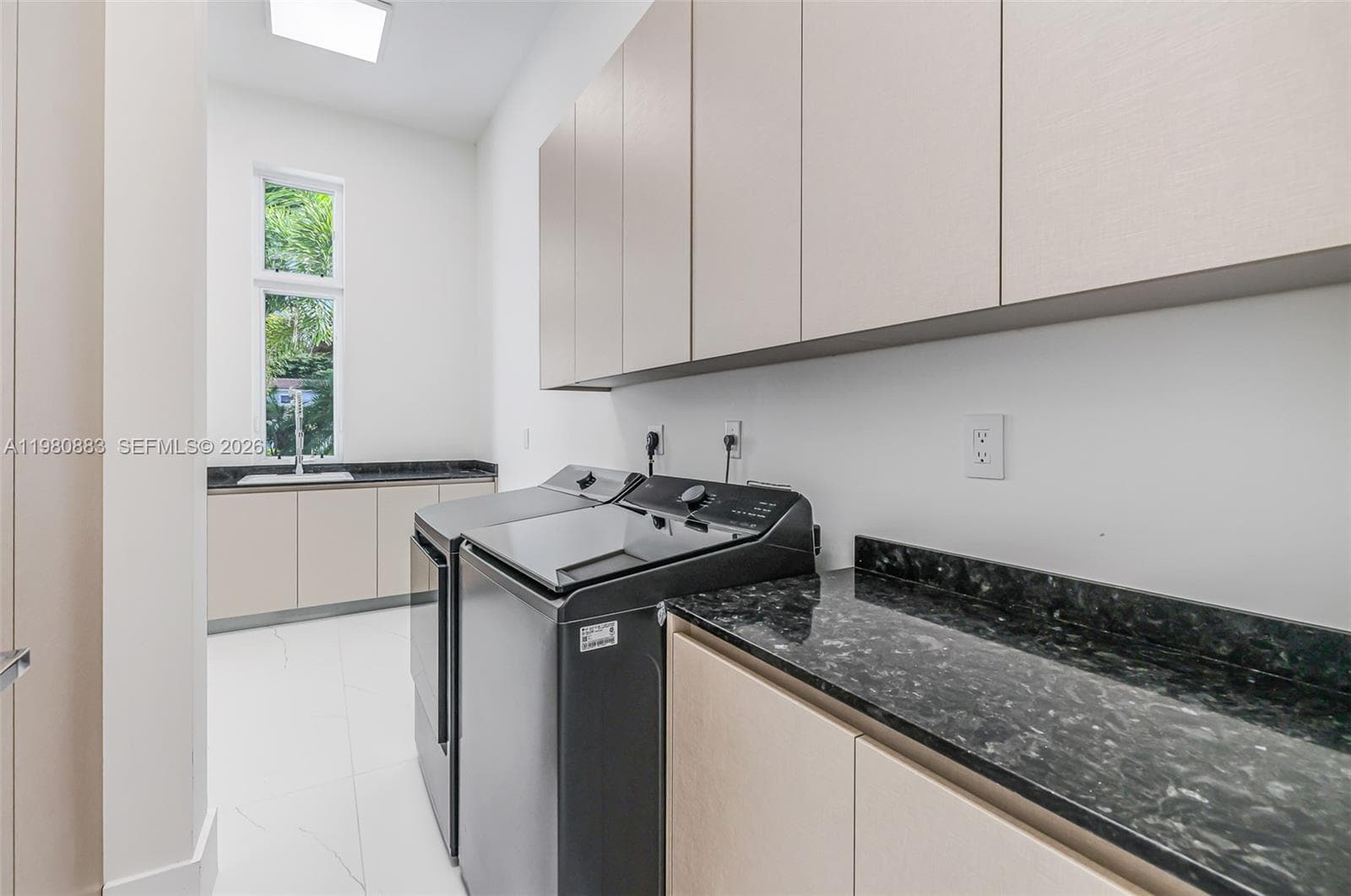 11780 NE 8th Ave, Biscayne Park FL 33161 — 40