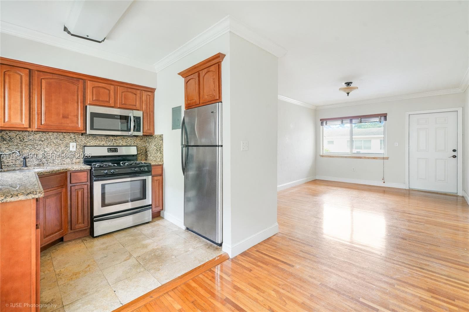 35 Antilla Ave, Coral Gables FL 33134 — 17