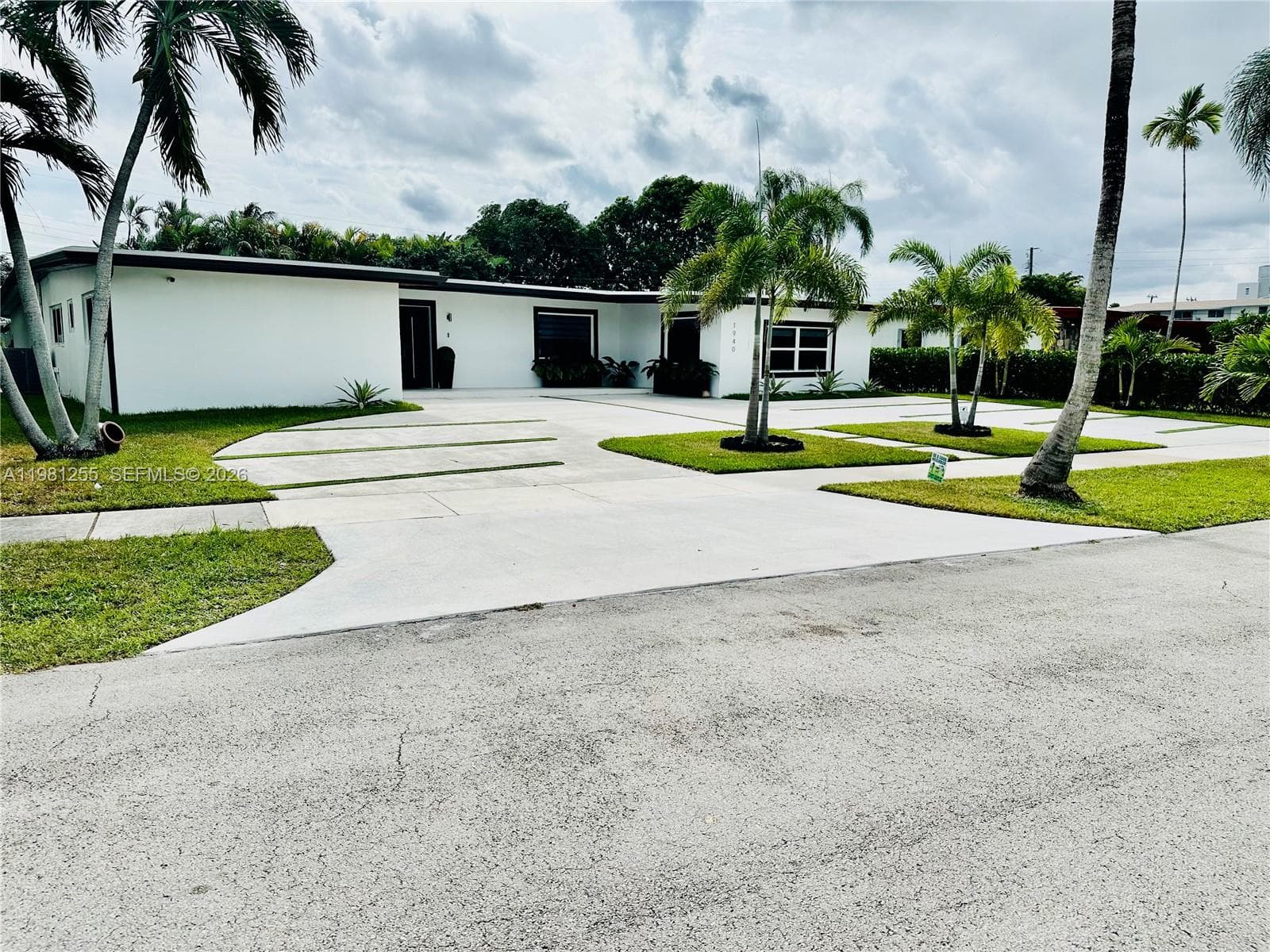 1940 NE 186th Dr, North Miami Beach FL 33179 — 1