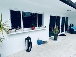 1940 NE 186th Dr, North Miami Beach FL 33179 — 33