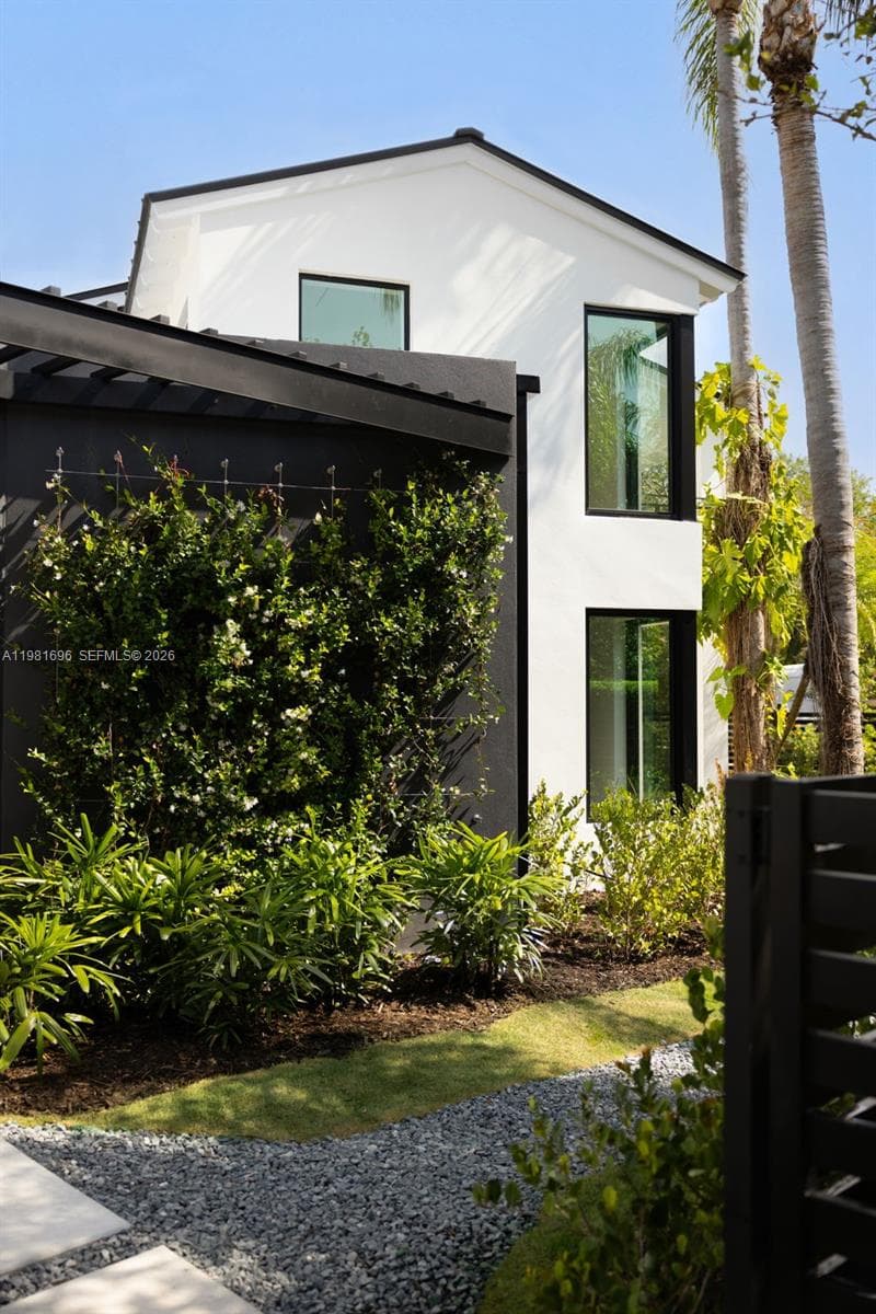 1701 Micanopy Ave, Coconut Grove FL 33133 — 27