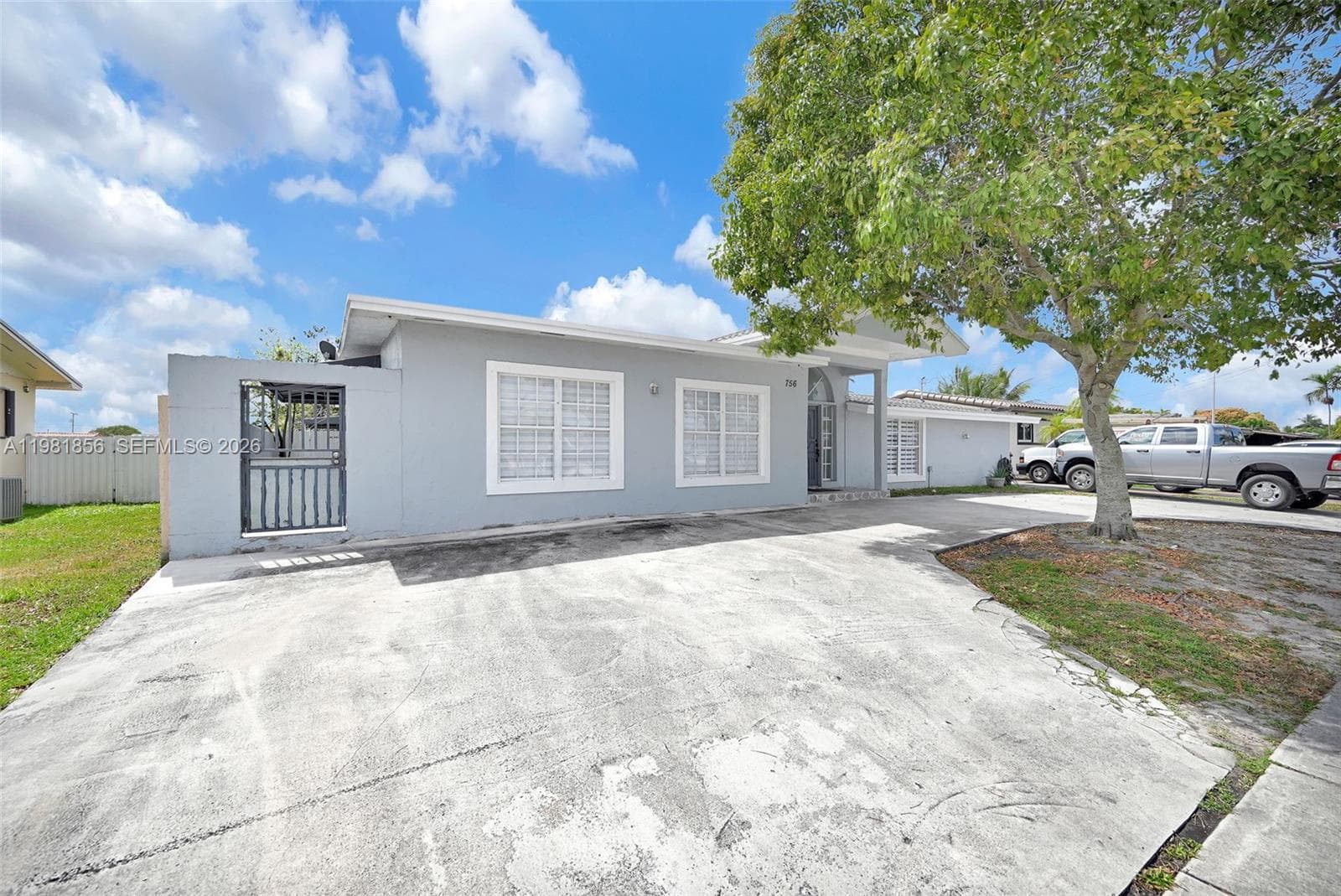 756 W 53rd St, Hialeah FL 33012 — 2