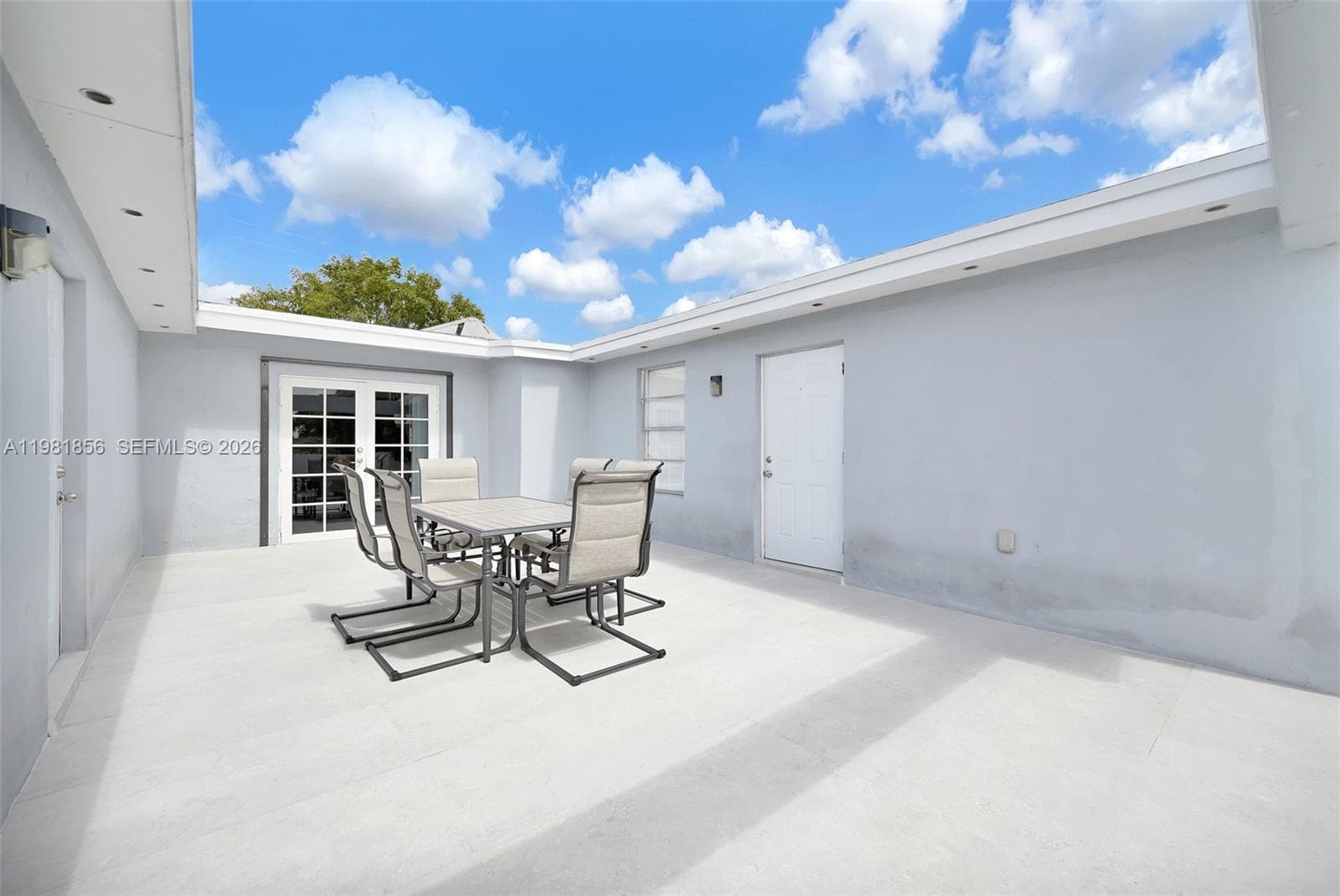 756 W 53rd St, Hialeah FL 33012 — 55