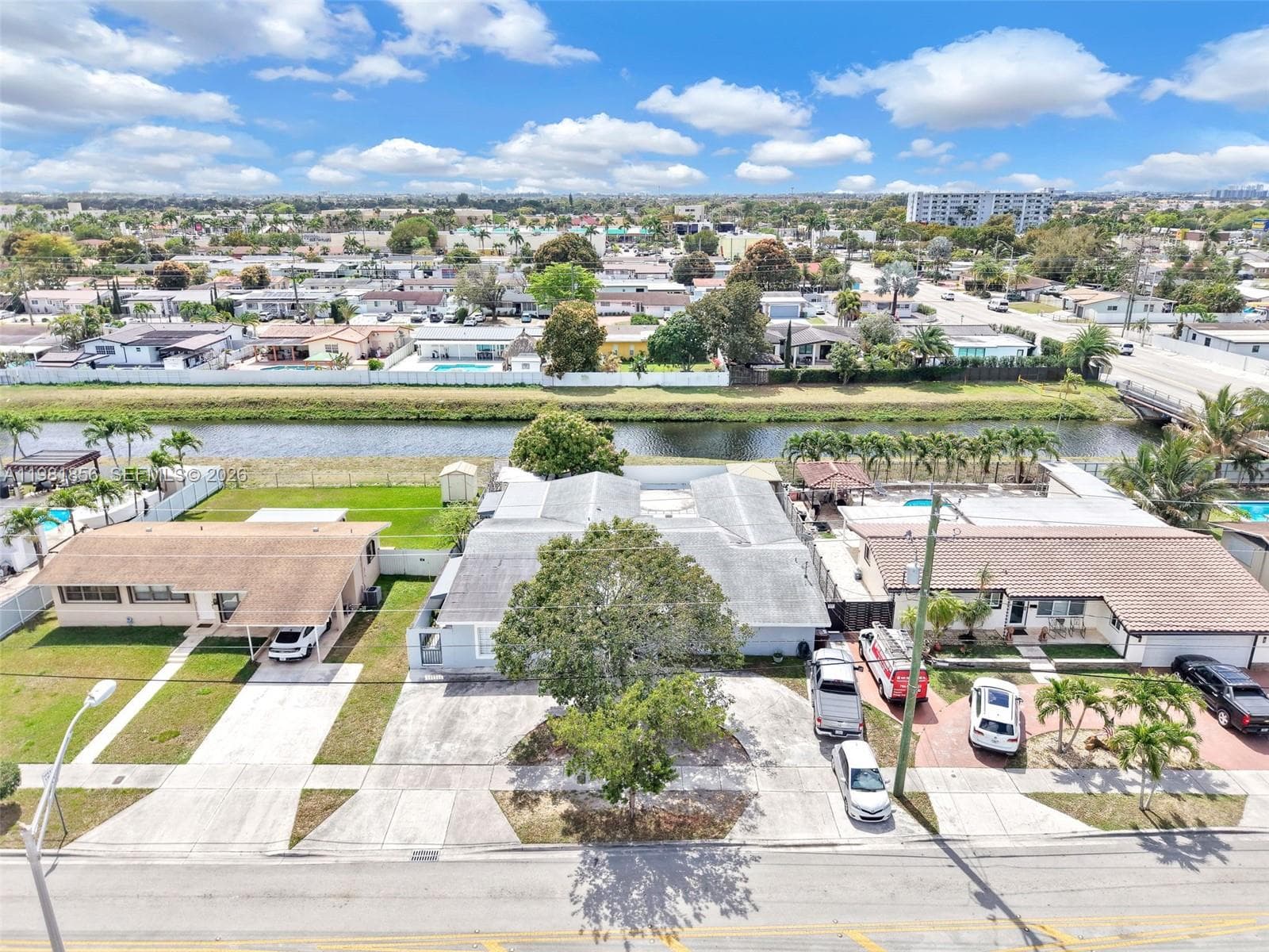 756 W 53rd St, Hialeah FL 33012 — 64