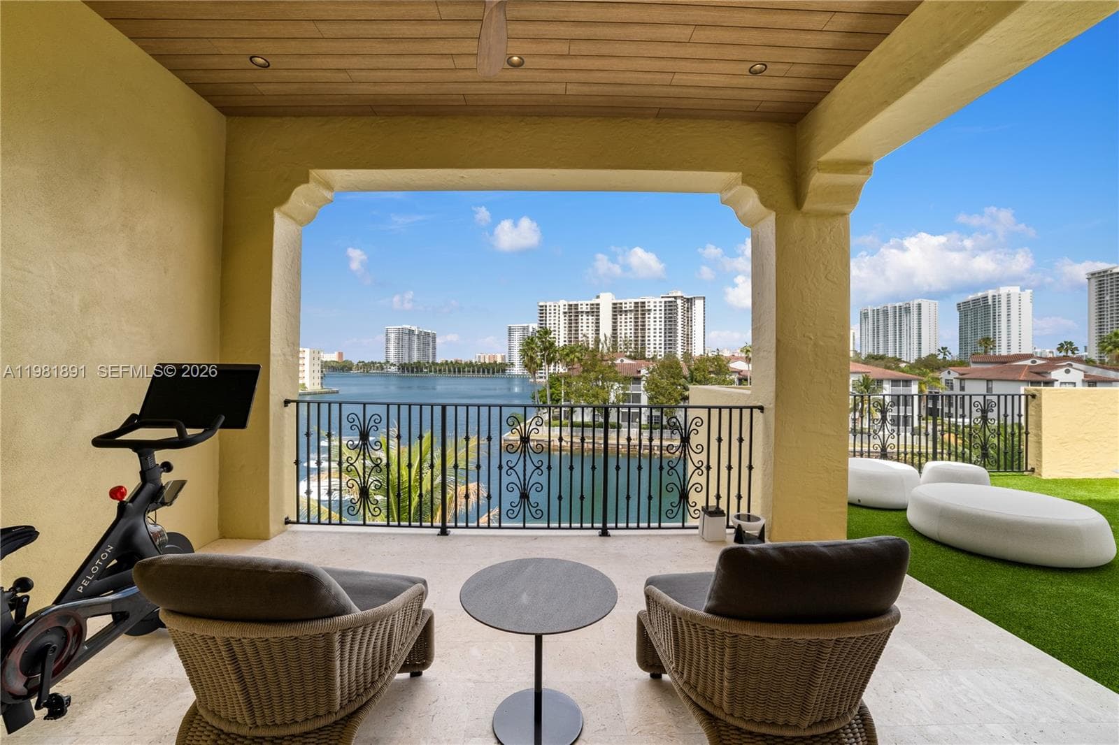 1522 Island Blvd, Aventura FL 33160 — 46