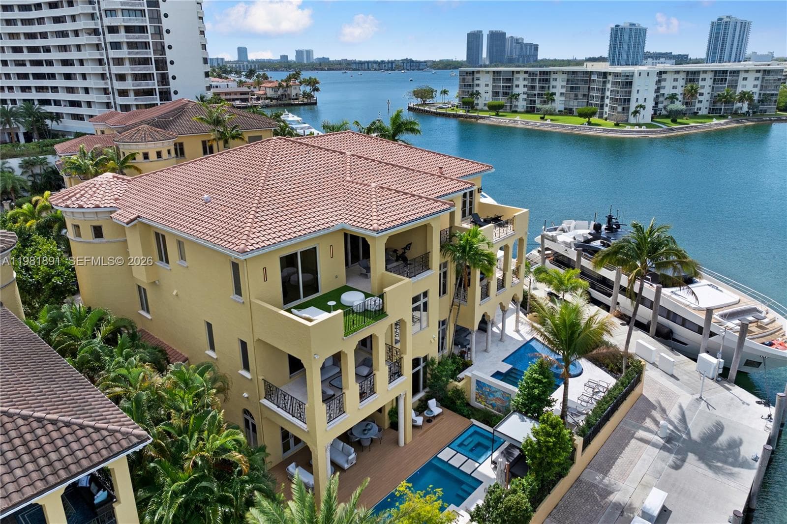1522 Island Blvd, Aventura FL 33160 — 47