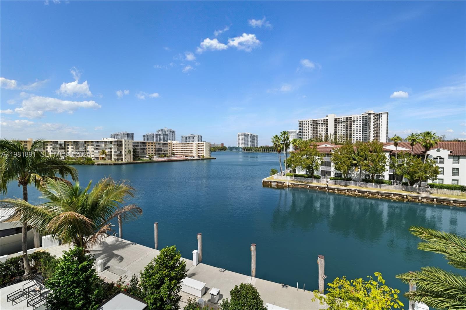1522 Island Blvd, Aventura FL 33160 — 43