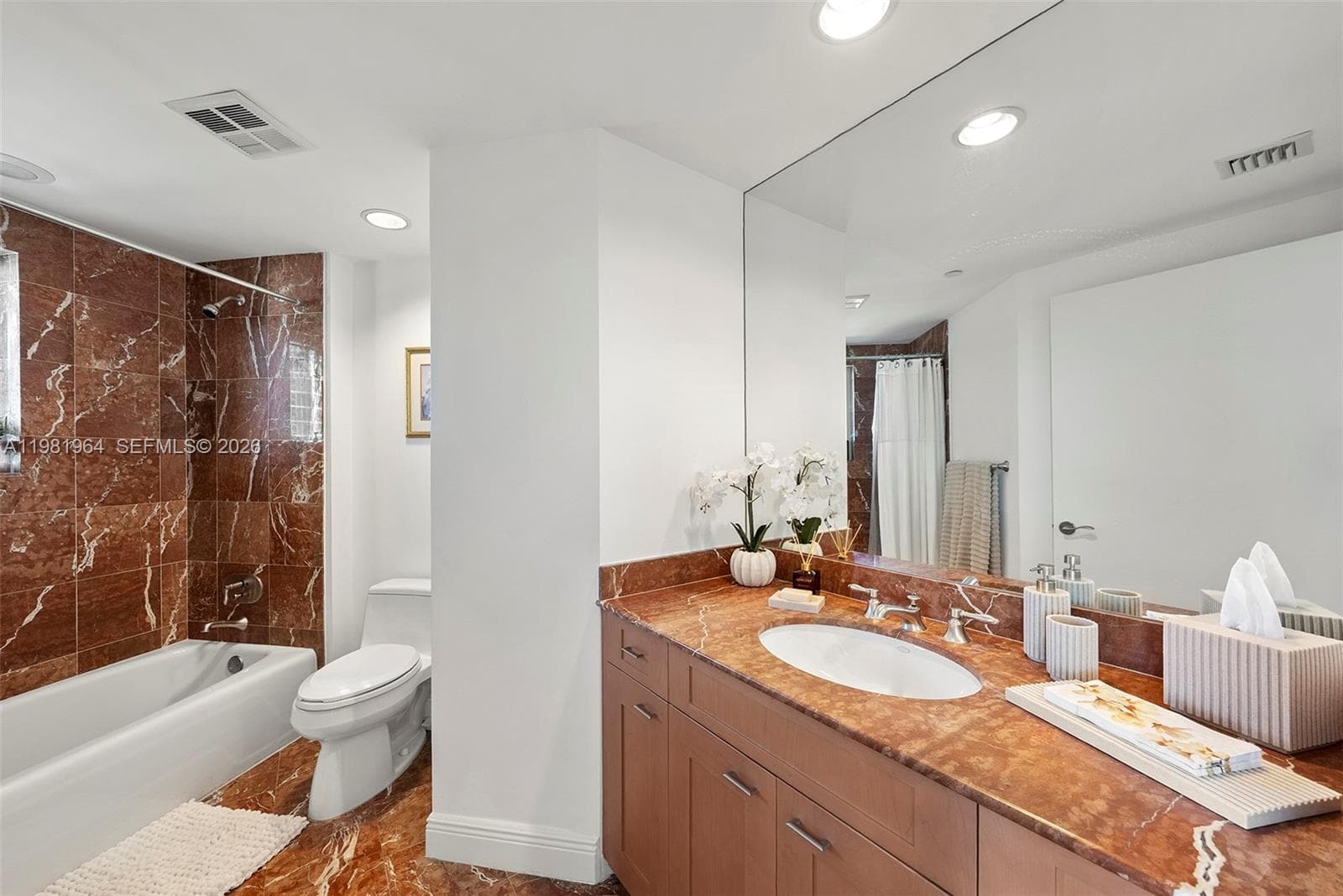 6000 Island Blvd # 1208, Aventura FL 33160 — 32