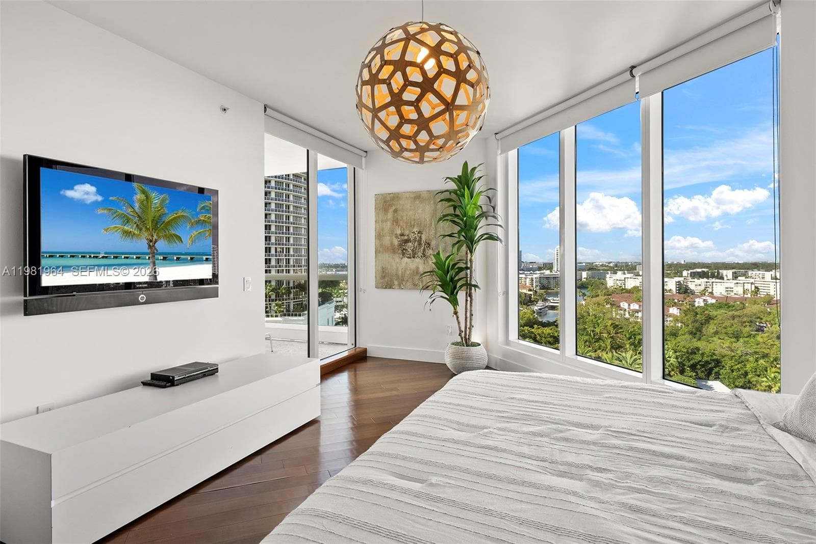 6000 Island Blvd # 1208, Aventura FL 33160 — 37