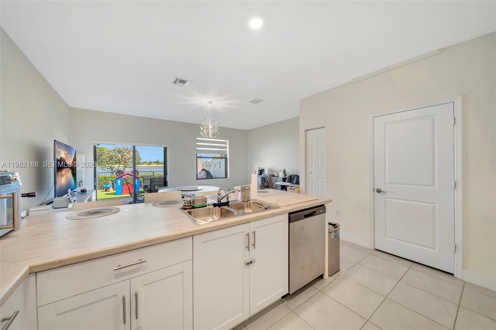 11295 W 34th Way, Hialeah Gardens FL 33018 — 17