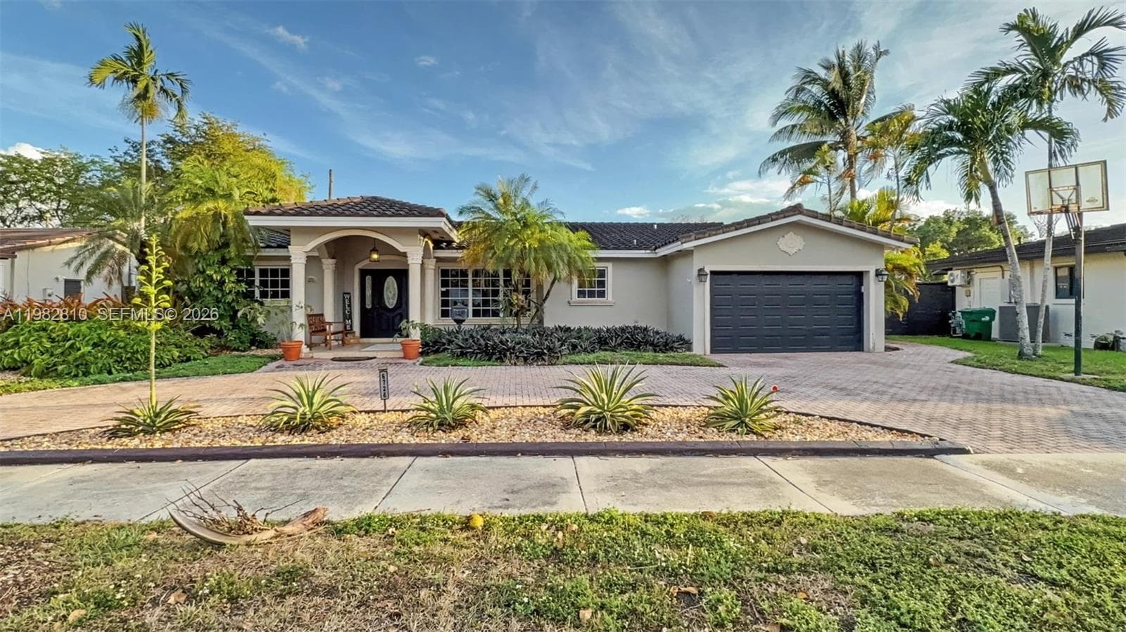 6726 Orchid Dr, Miami Lakes FL 33014 — 38