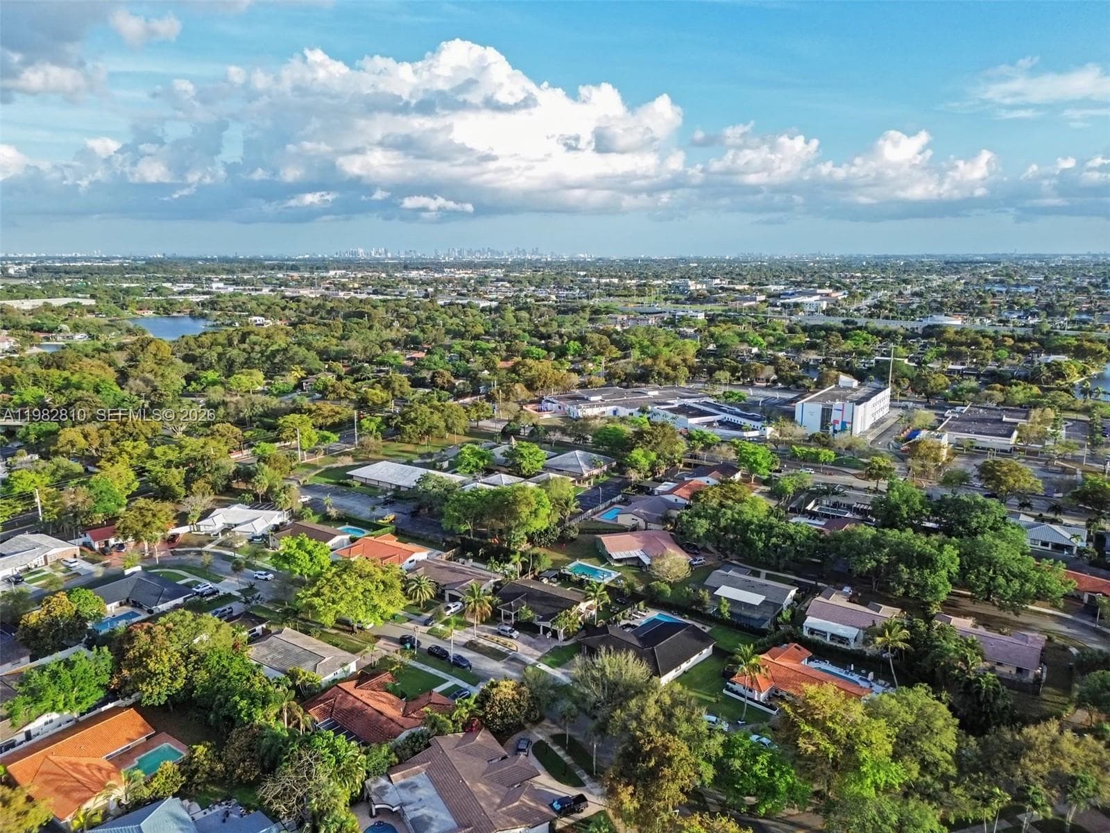 6726 Orchid Dr, Miami Lakes FL 33014 — 37