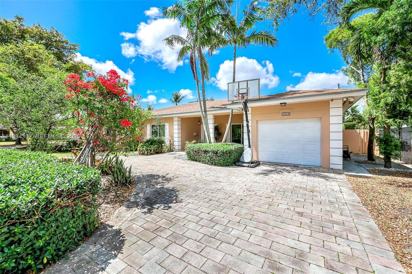 1800 Miami Springs Ave, Miami Springs FL 33166 — 42