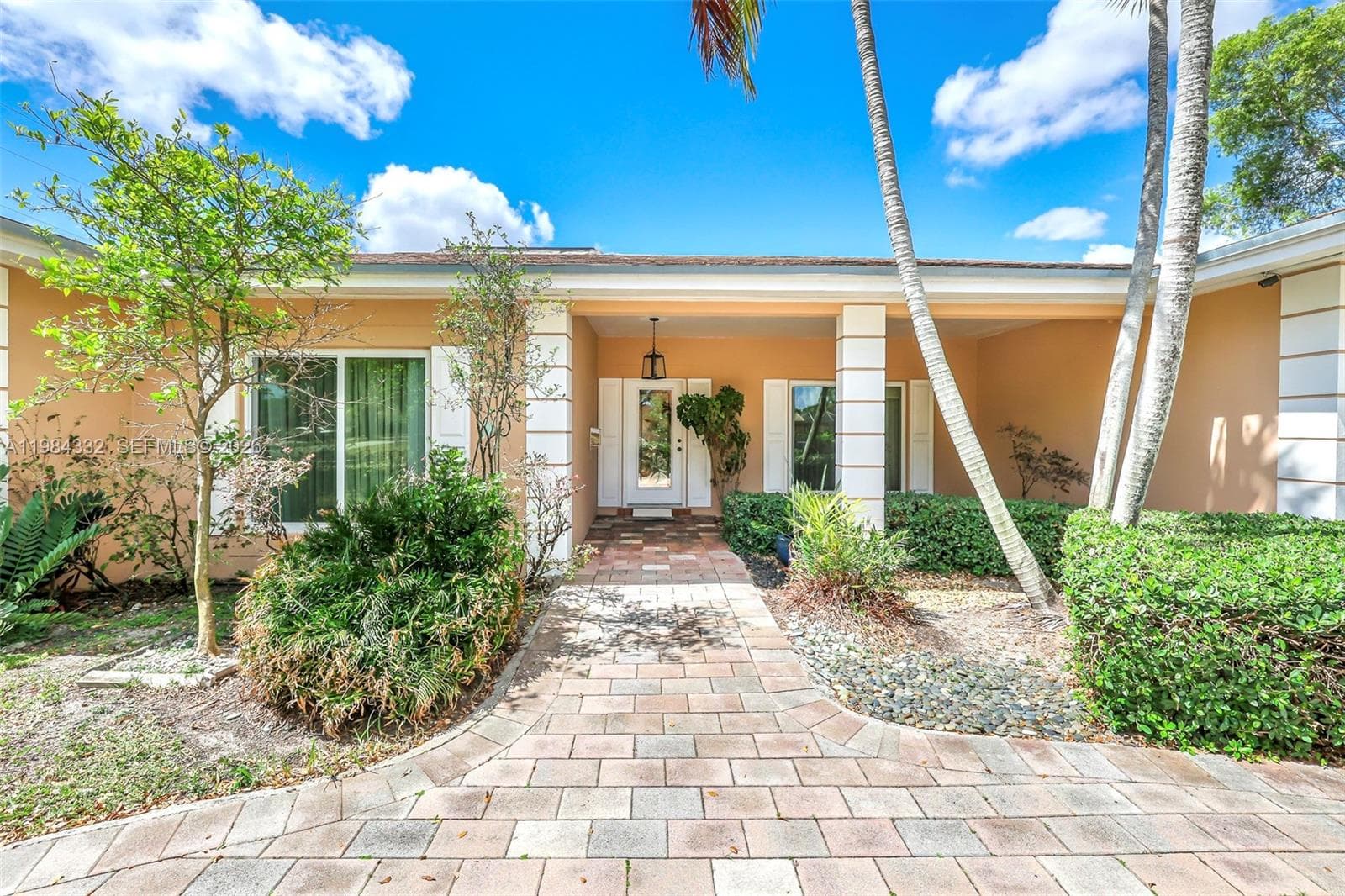 1800 Miami Springs Ave, Miami Springs FL 33166 — 43