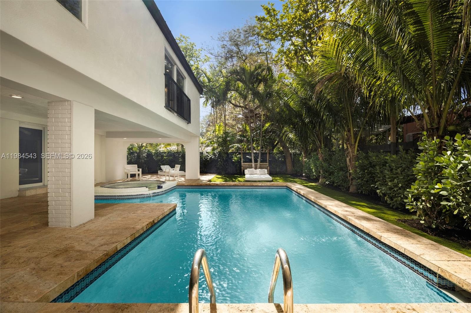 3090 Kirk St, Coconut Grove FL 33133 — 23