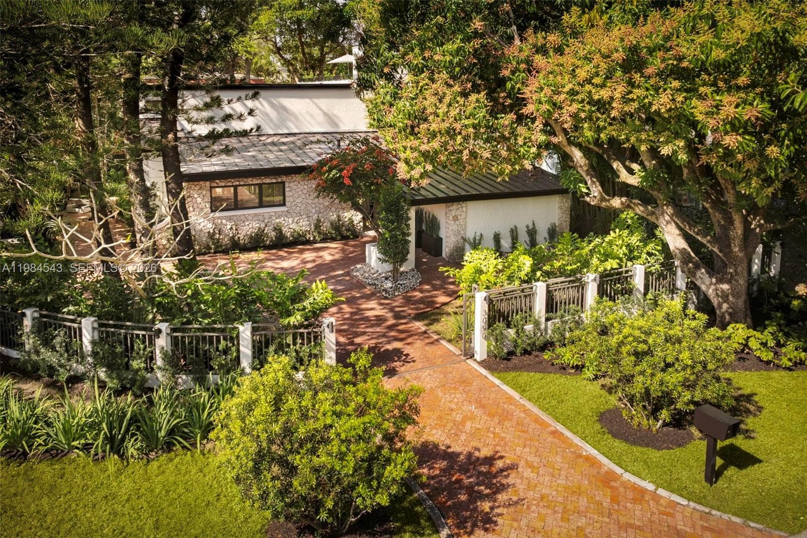 3090 Kirk St, Coconut Grove FL 33133 — 2